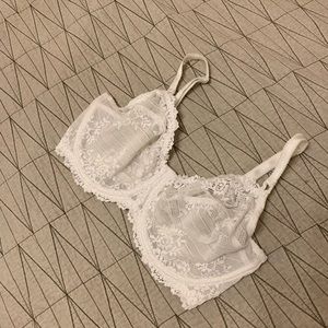 White lace Wacoal bra 38DDD